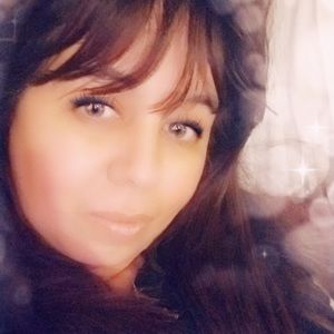 Meet your Posher, Monique